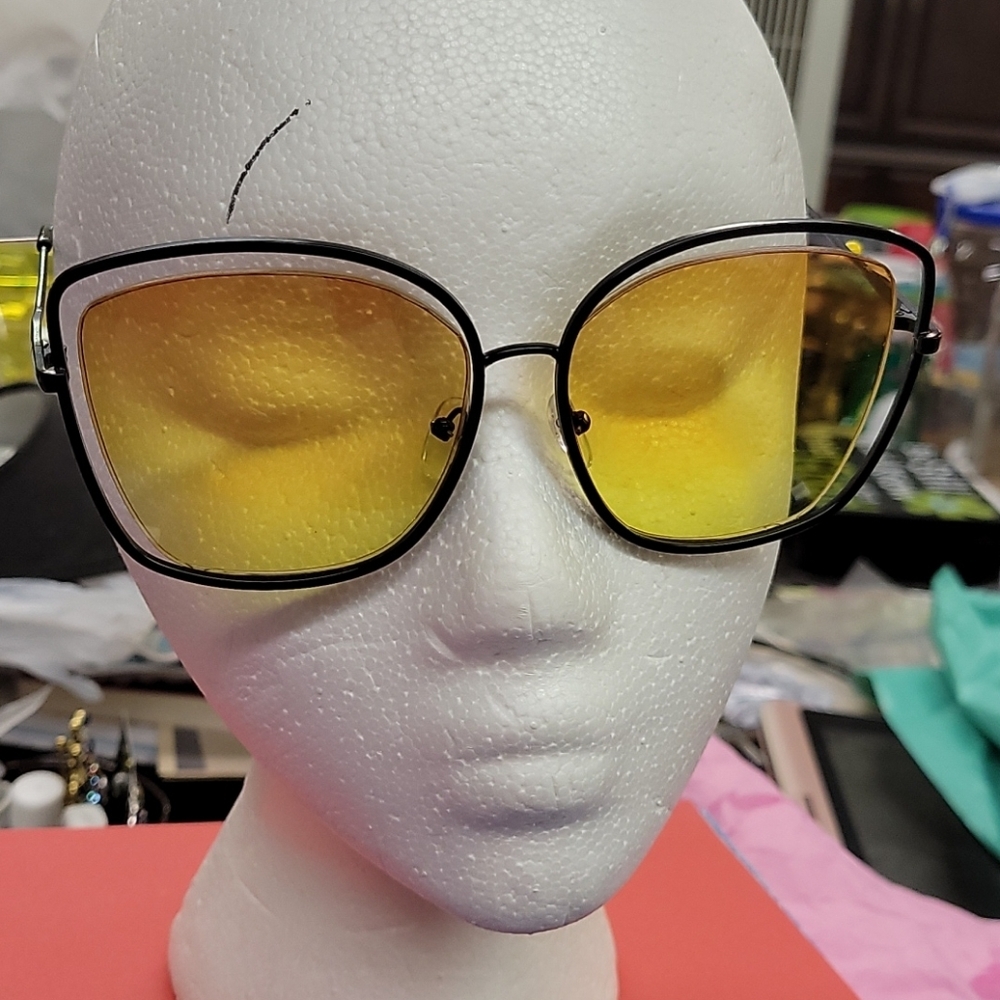 Black Wire Framed Sunglasses Retro Vintage Look